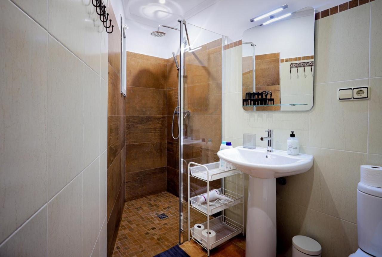 Cozy Apartment Near The Center, Torres De Serrano Валенсия Екстериор снимка